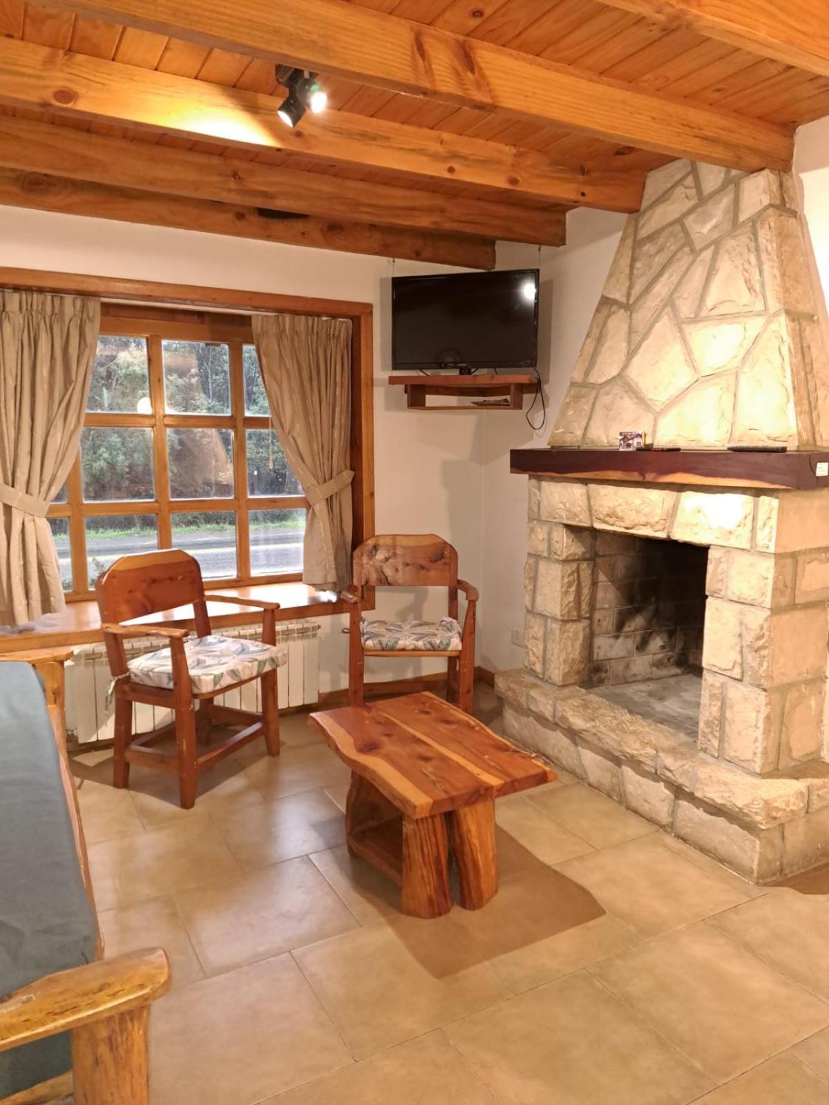 El Viejo Cipres Lodge *