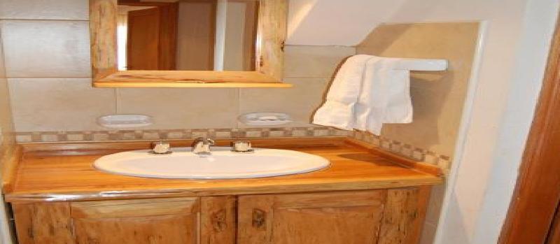 El Viejo Cipres Lodge *